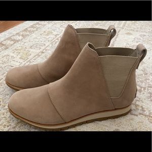 Sorel Taupe Booties